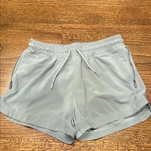 Athleta girls size XXL/16  Light Gray Athletic Shorts